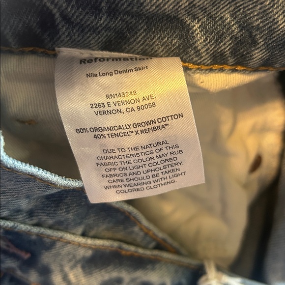 NWT Reformation Nila Long Denim Skirt in Medium Wash Denim Blue Galway 29 - Picture 11 of 12